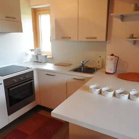 Apartament Alma *